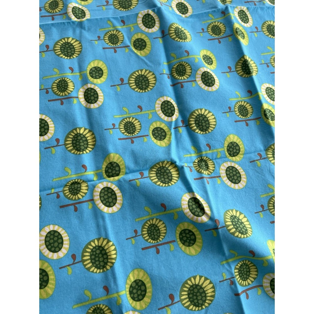 "Flirty Flowers" Robert Kaufman Quilting Cotton Sunflower Print 1/2 Yd + Remnant - Picture 2 of 3
